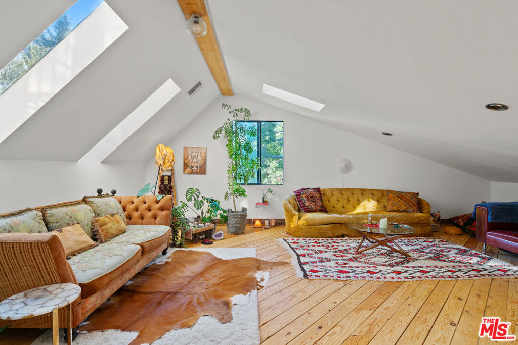 20784 Medley Lane, Topanga, CA 90290