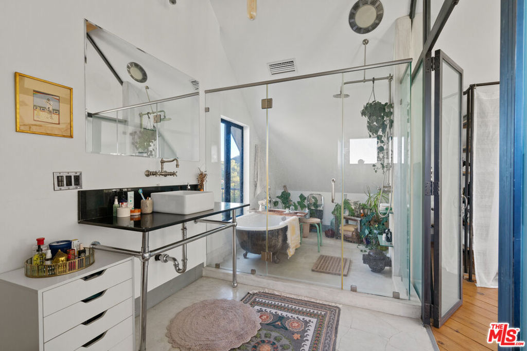 20784 Medley Lane, Topanga, CA 90290