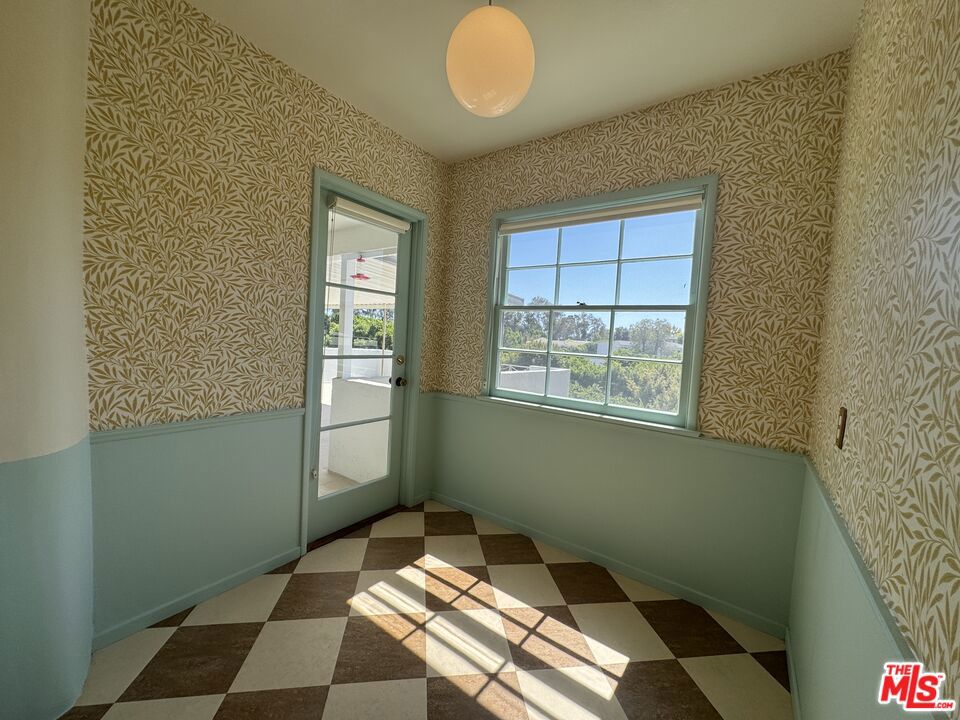 Breakfast Nook