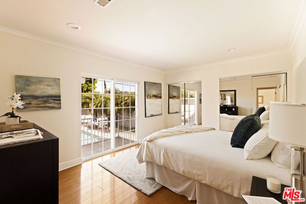 17827 Burbank Boulevard, Encino, CA 91316