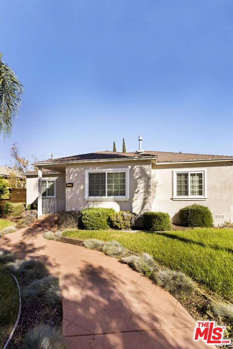 17827 Burbank Boulevard, Encino, CA 91316