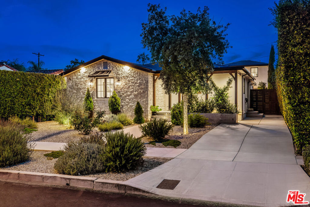 133 N La Jolla Avenue, Los Angeles, CA 90048