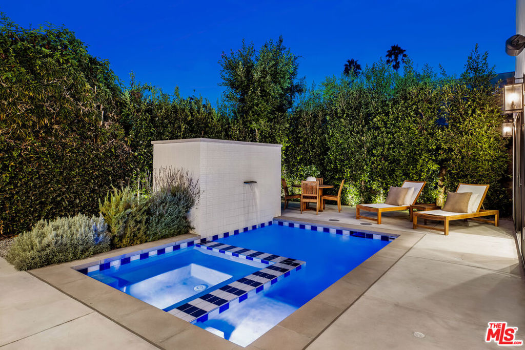 133 N La Jolla Avenue, Los Angeles, CA 90048