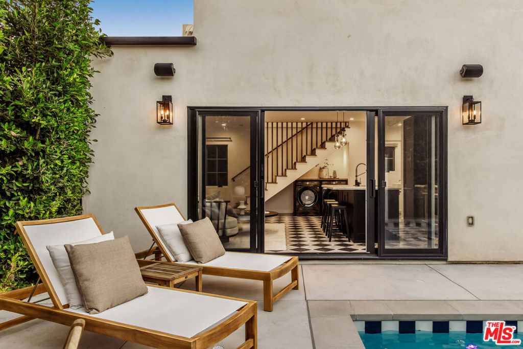 133 N La Jolla Avenue, Los Angeles, CA 90048