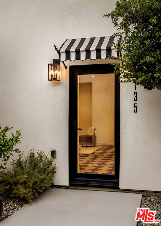 133 N La Jolla Avenue, Los Angeles, CA 90048