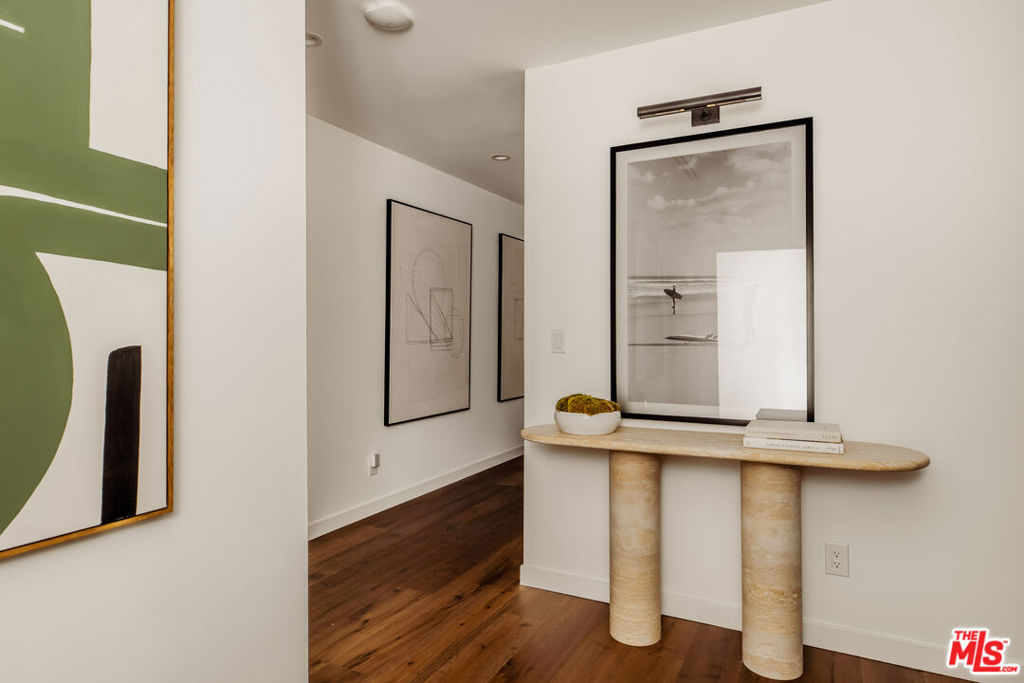 133 N La Jolla Avenue, Los Angeles, CA 90048