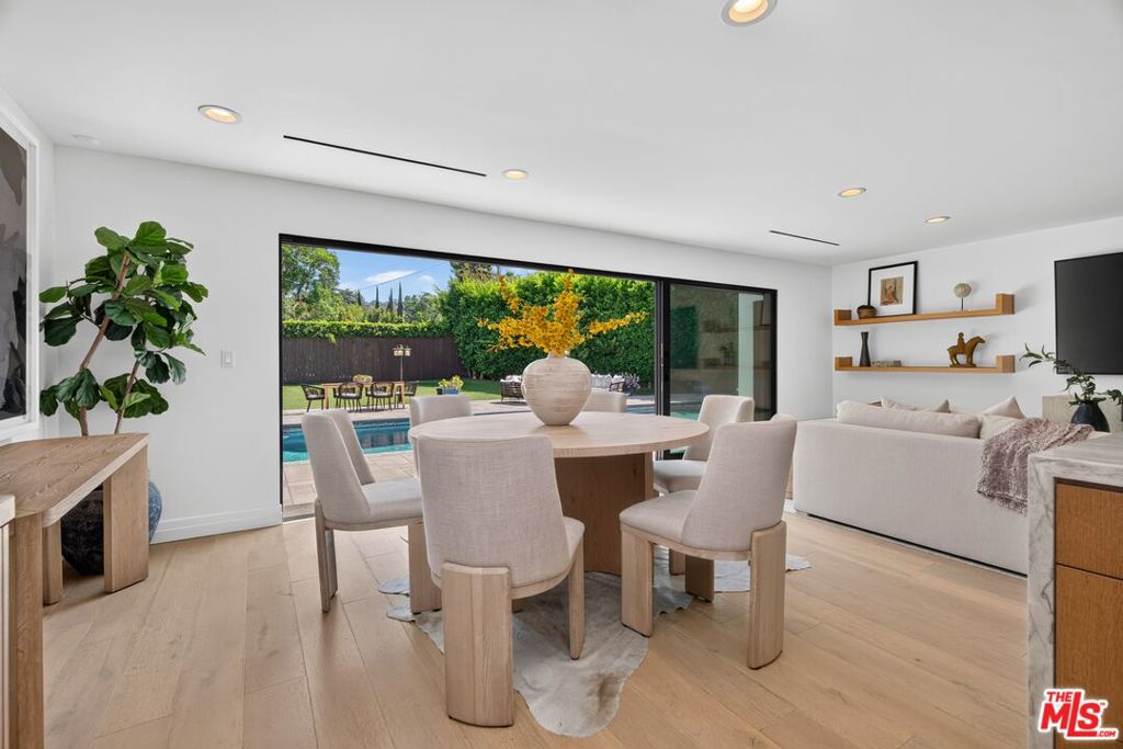 14348 Roblar Place, Sherman Oaks, CA 91423