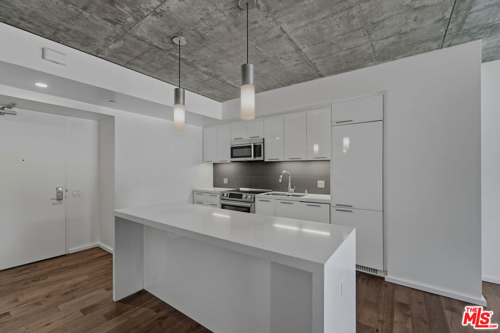 8500 W Sunset Boulevard, #503, West Hollywood, CA 90069 8500 W Sunset Boulevard, #503, West Hollywood, CA 90069