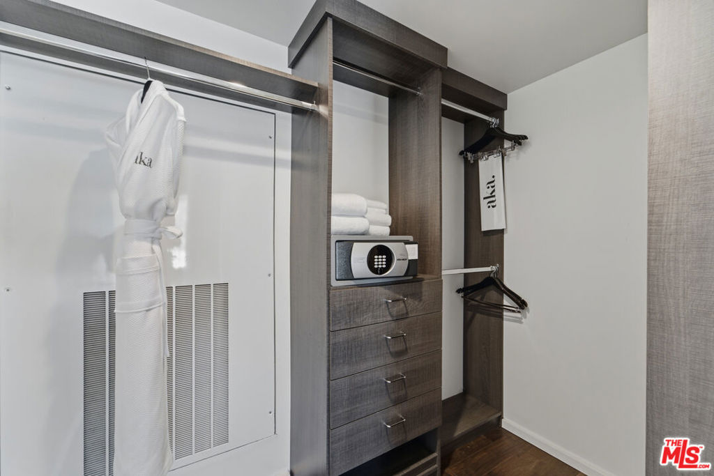 8500 W Sunset Boulevard, #708, West Hollywood, CA 90069