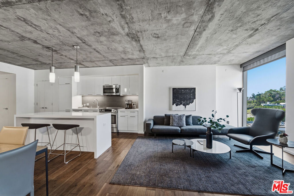 8500 W Sunset Boulevard, #708, West Hollywood, CA 90069