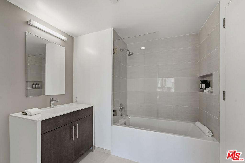 8500 W Sunset Boulevard, #708, West Hollywood, CA 90069