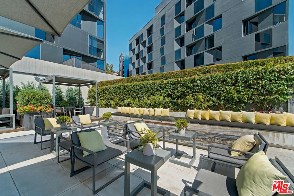 8500 W Sunset Boulevard, #708, West Hollywood, CA 90069