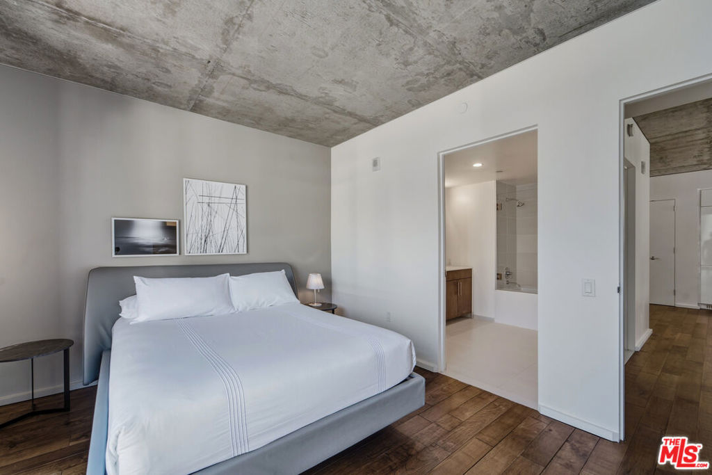 8500 W Sunset Boulevard, #708, West Hollywood, CA 90069