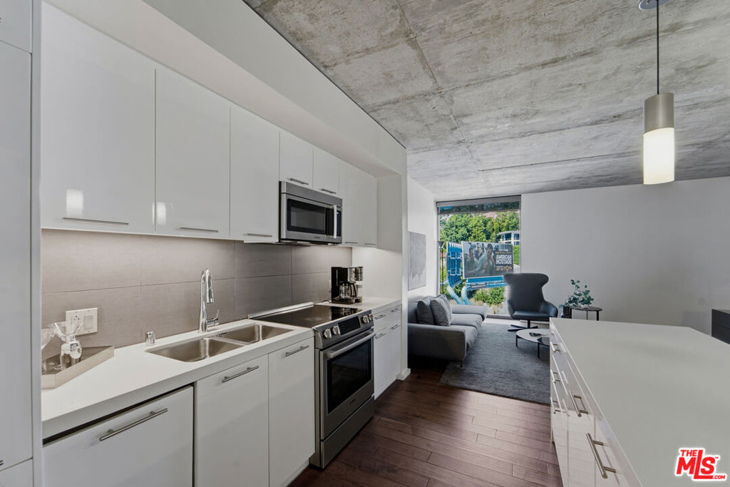 8500 W Sunset Boulevard, #708, West Hollywood, CA 90069 8500 W Sunset Boulevard, #708, West Hollywood, CA 90069