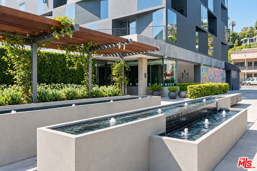 8500 W Sunset Boulevard, #713, West Hollywood, CA 90069