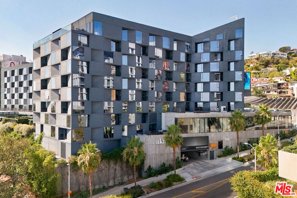 8500 W Sunset Boulevard, #713, West Hollywood, CA 90069