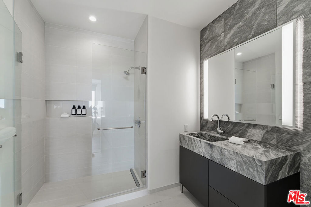 8500 W Sunset Boulevard, #713, West Hollywood, CA 90069