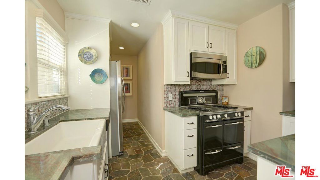 7417 CLINTON Street, Los Angeles, CA 90036