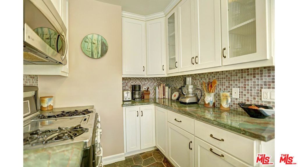 7417 CLINTON Street, Los Angeles, CA 90036