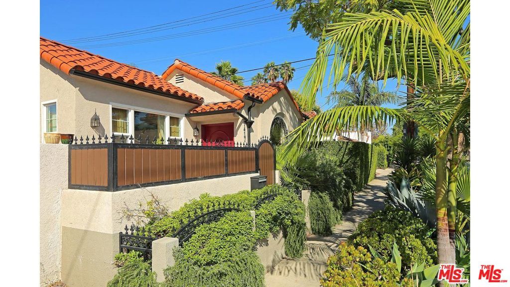 7417 CLINTON Street, Los Angeles, CA 90036 7417 CLINTON Street, Los Angeles, CA 90036
