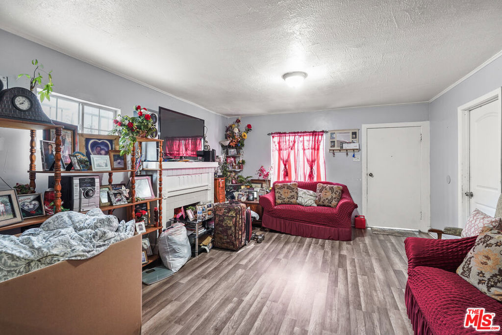 5837 4th Avenue, Los Angeles, CA 90043
