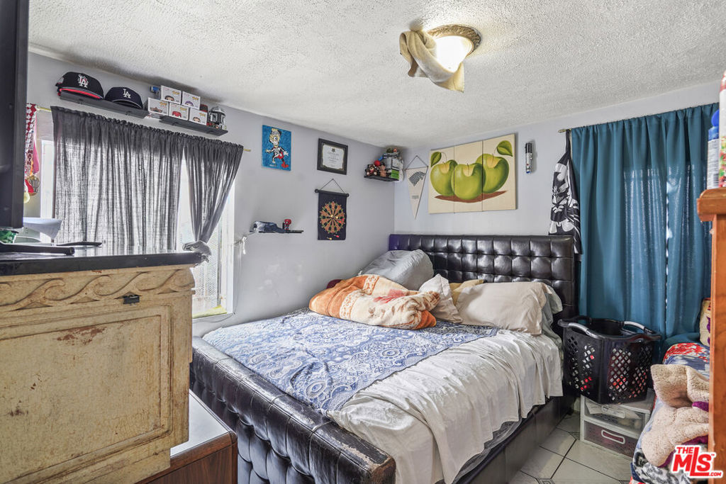 5837 4th Avenue, Los Angeles, CA 90043