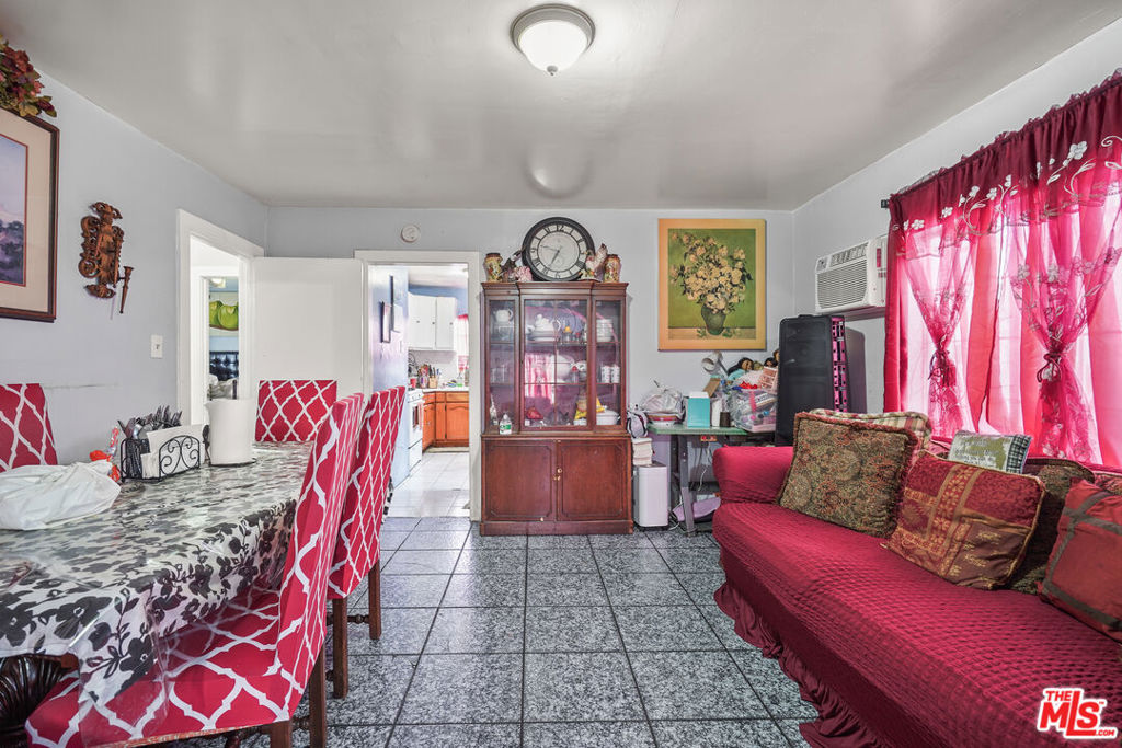 5837 4th Avenue, Los Angeles, CA 90043
