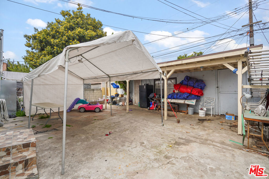 5837 4th Avenue, Los Angeles, CA 90043