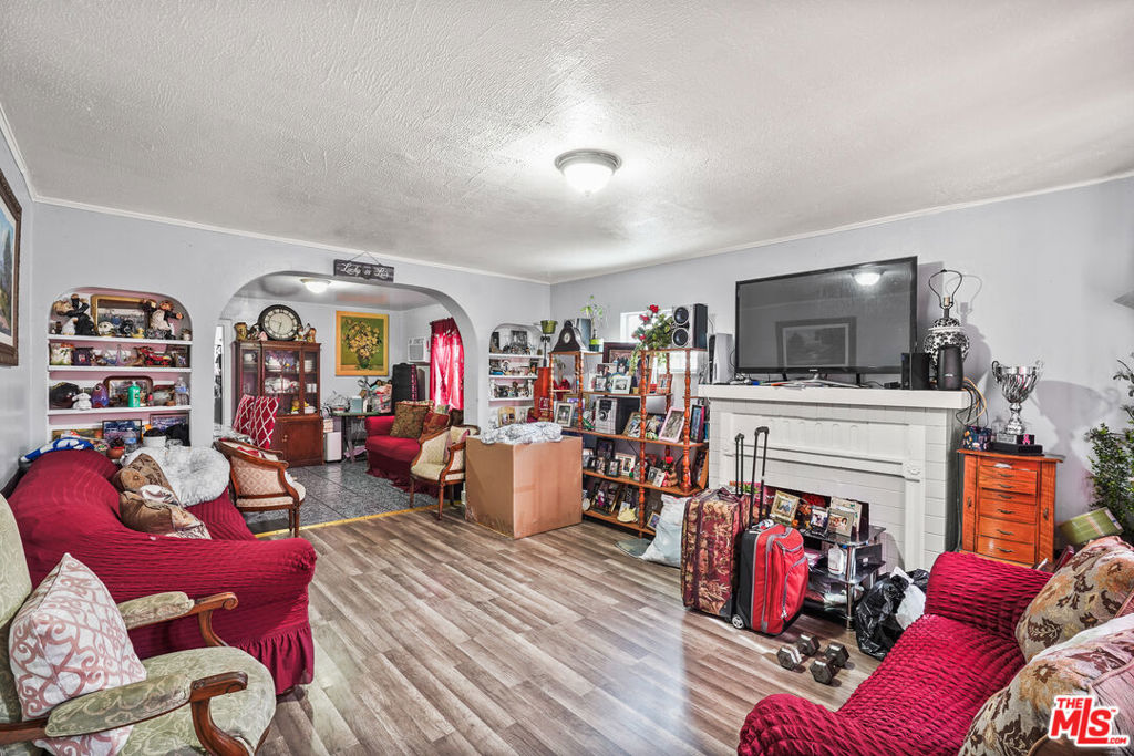 5837 4th Avenue, Los Angeles, CA 90043