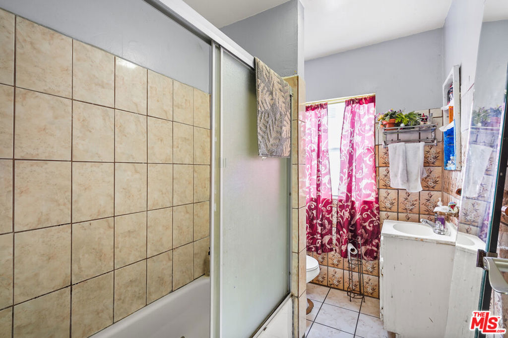 5837 4th Avenue, Los Angeles, CA 90043