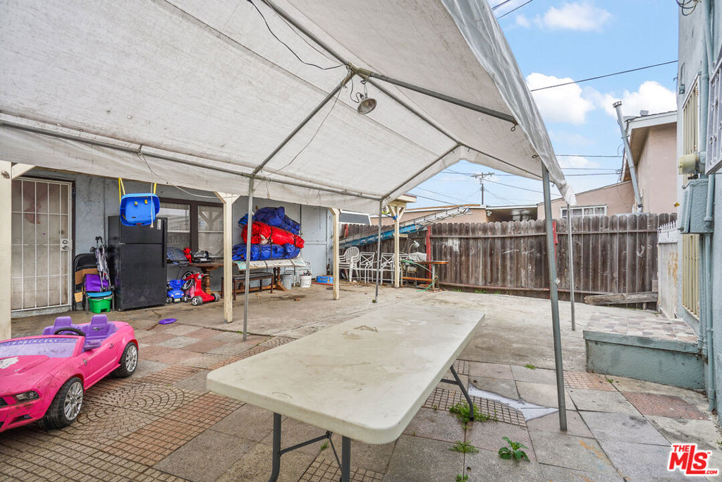 5837 4th Avenue, Los Angeles, CA 90043