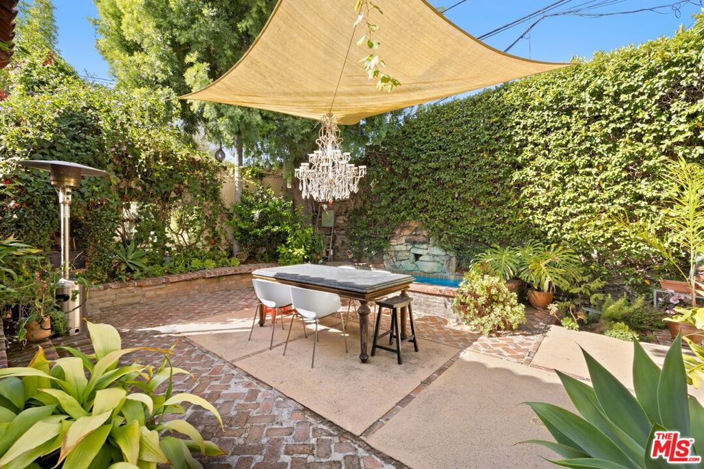 8941 Rosewood Avenue, Los Angeles, CA 90048 8941 Rosewood Avenue, Los Angeles, CA 90048