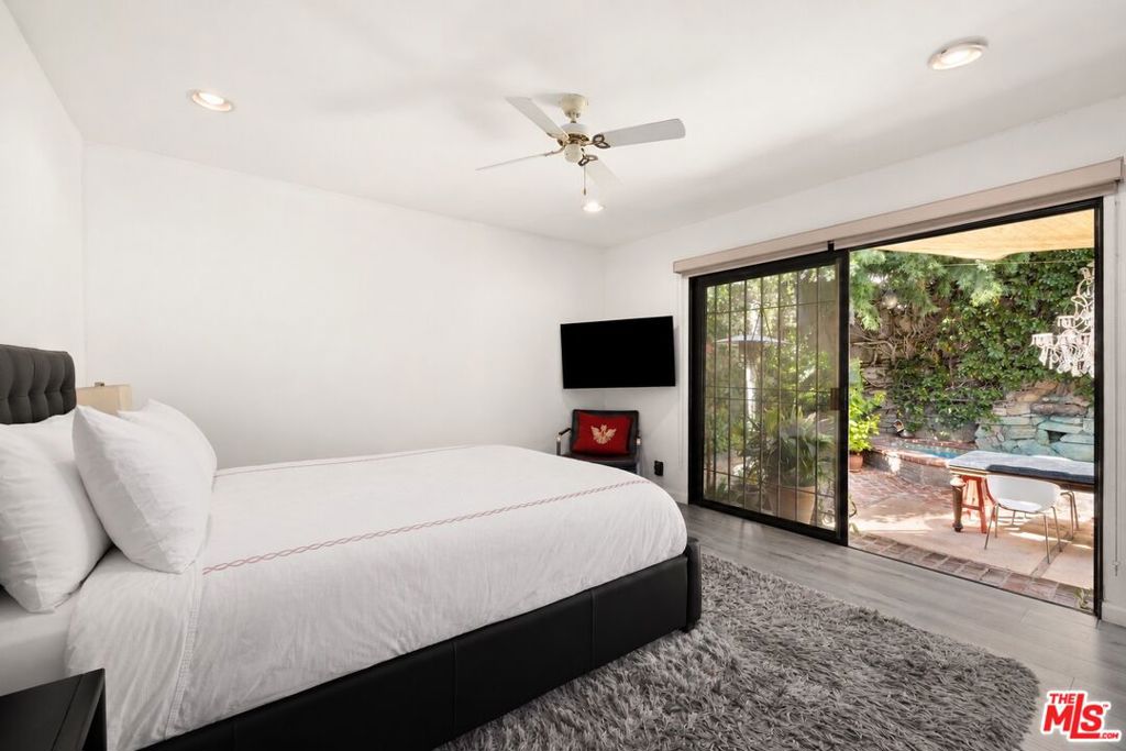 8941 Rosewood Avenue, Los Angeles, CA 90048 8941 Rosewood Avenue, Los Angeles, CA 90048