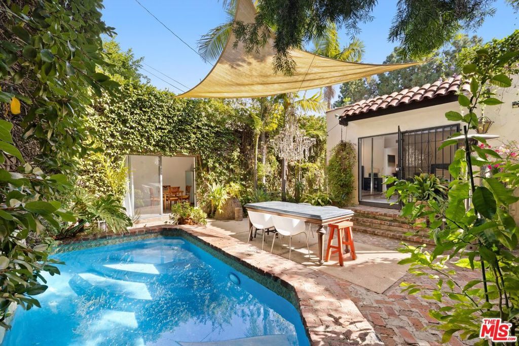 8941 Rosewood Avenue, Los Angeles, CA 90048 8941 Rosewood Avenue, Los Angeles, CA 90048