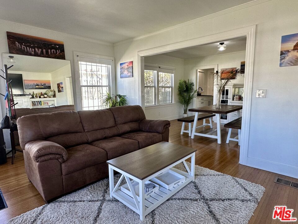 4602 6th Avenue, Los Angeles, CA 90043