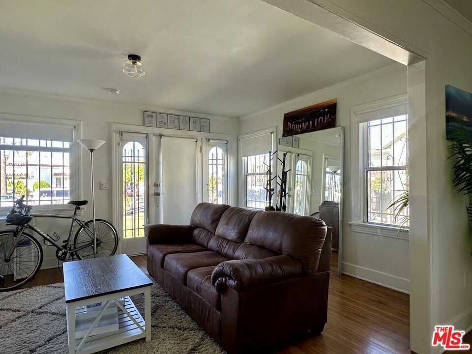 4602 6th Avenue, Los Angeles, CA 90043