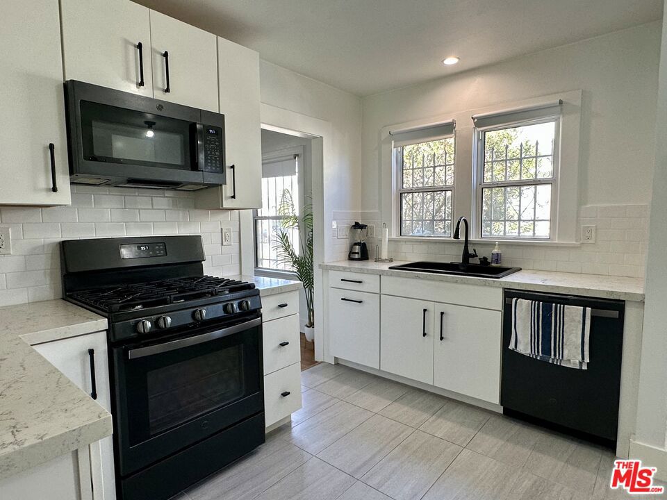 4602 6th Avenue, Los Angeles, CA 90043