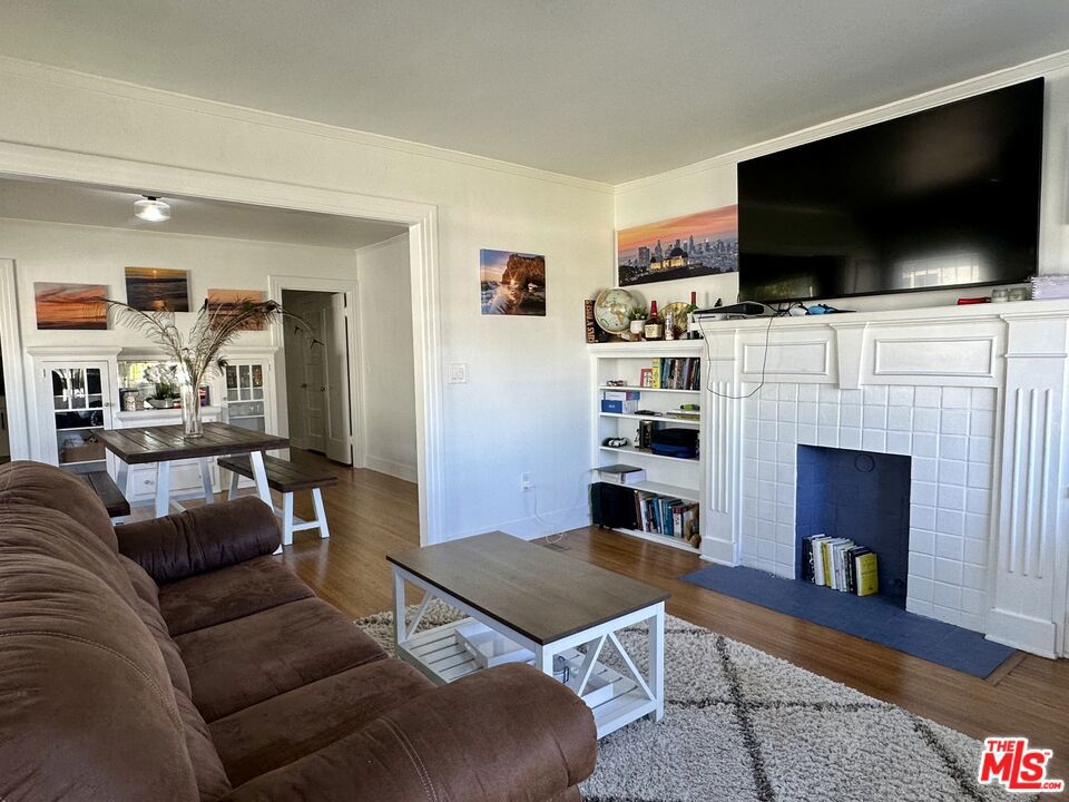 4602 6th Avenue, Los Angeles, CA 90043