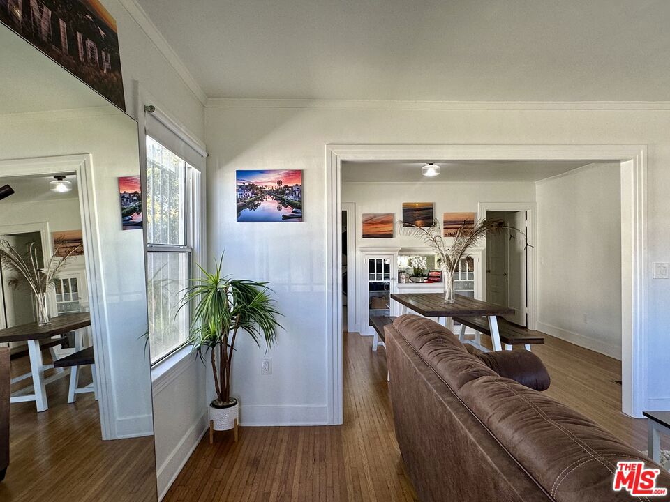 4602 6th Avenue, Los Angeles, CA 90043