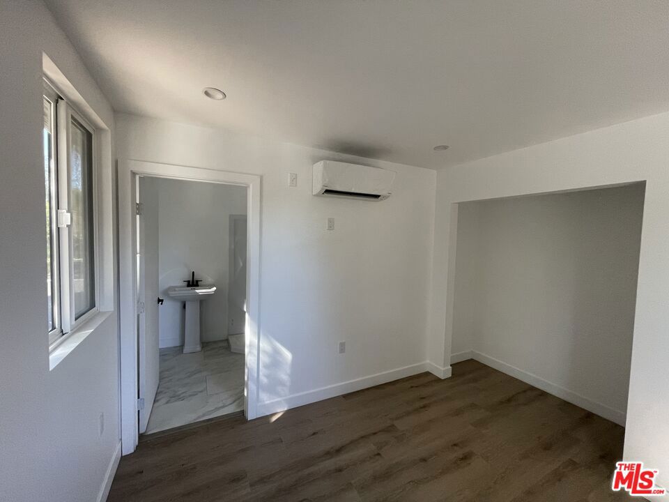 22960 Ostronic Drive, Los Angeles, CA 91367