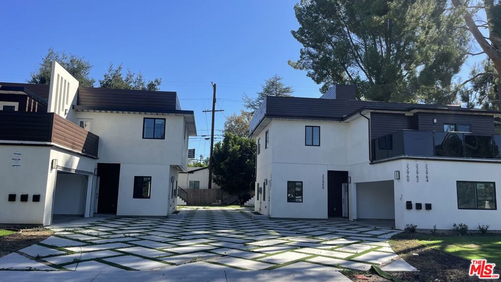 22960 Ostronic Drive, Los Angeles, CA 91367 22960 Ostronic Drive, Los Angeles, CA 91367