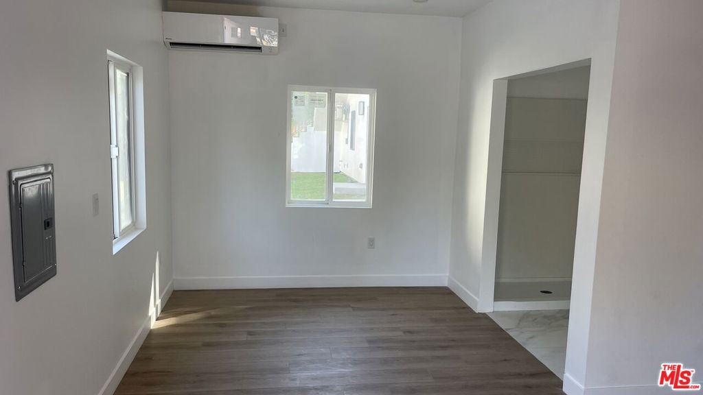 22960 Ostronic Drive, Los Angeles, CA 91367