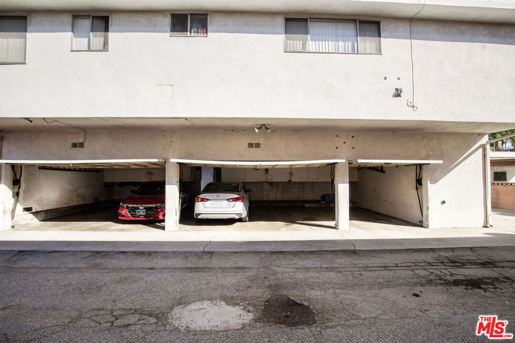 1022 Larch Street, Inglewood, CA 90301 1022 Larch Street, Inglewood, CA 90301