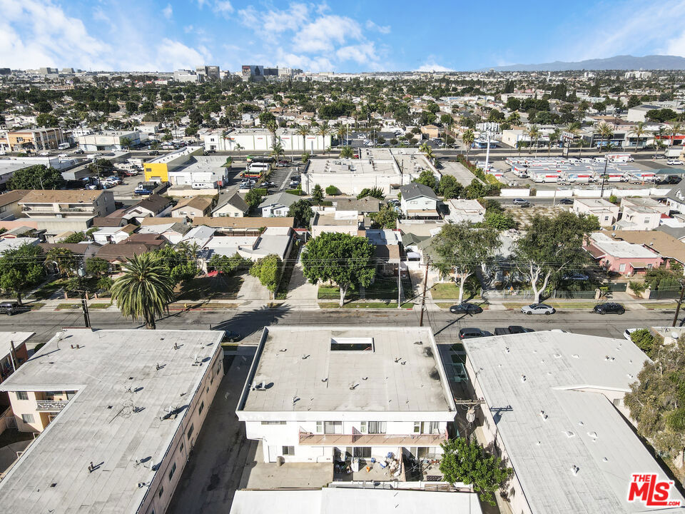 1022 Larch Street, Inglewood, CA 90301 1022 Larch Street, Inglewood, CA 90301