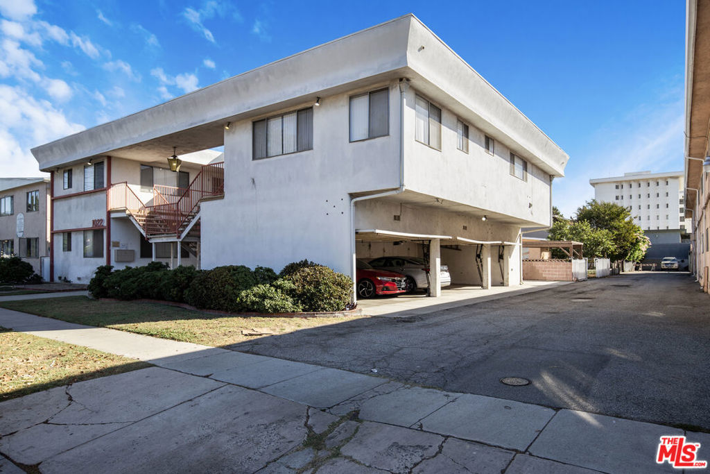 1022 Larch Street, Inglewood, CA 90301 1022 Larch Street, Inglewood, CA 90301