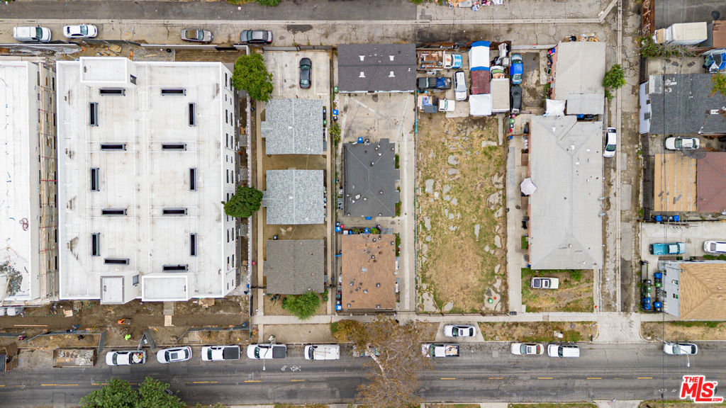 620 E 79th Street, Los Angeles, CA 90001