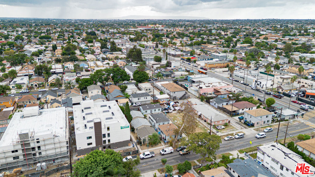 620 E 79th Street, Los Angeles, CA 90001