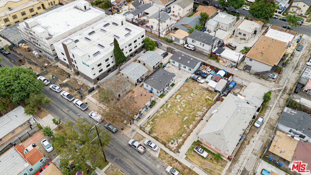 620 E 79th Street, Los Angeles, CA 90001