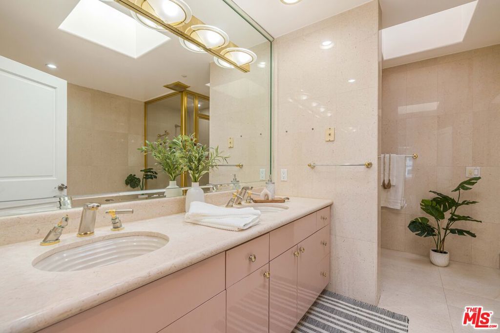 1645 Malcolm Avenue, #302, Los Angeles, CA 90024