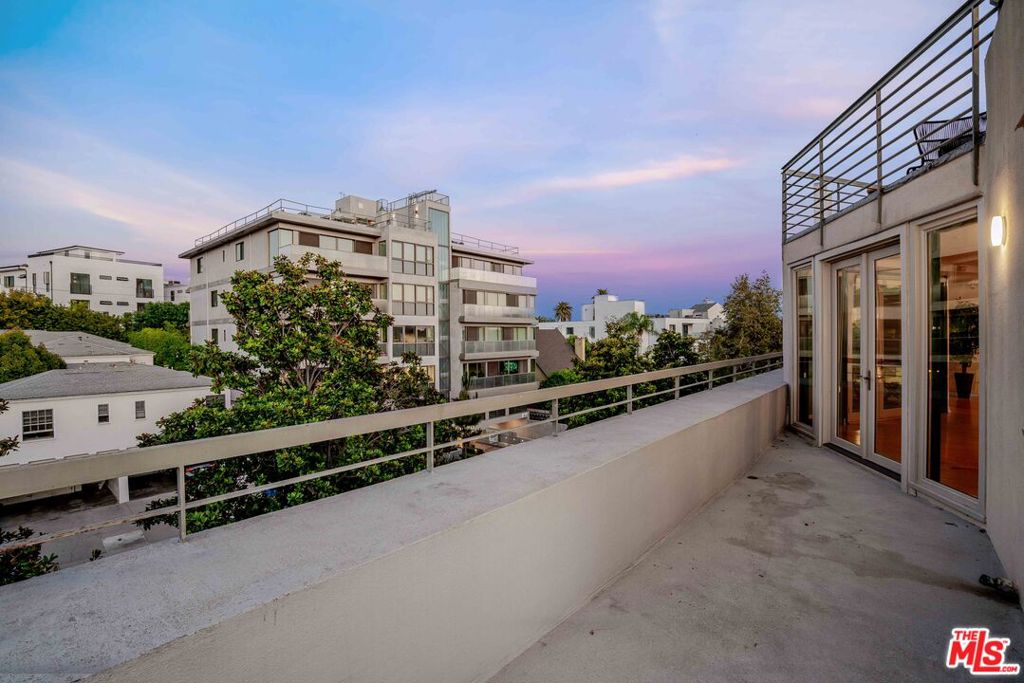 1645 Malcolm Avenue, #302, Los Angeles, CA 90024